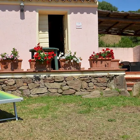 Fbu-maio01 Proserpio Villa Budoni