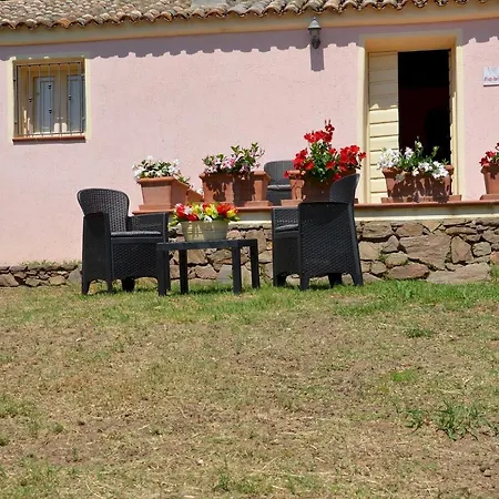 Fbu-maio01 Proserpio Villa *