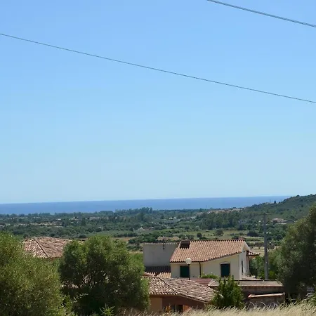 Fbu-maio01 Proserpio Villa *